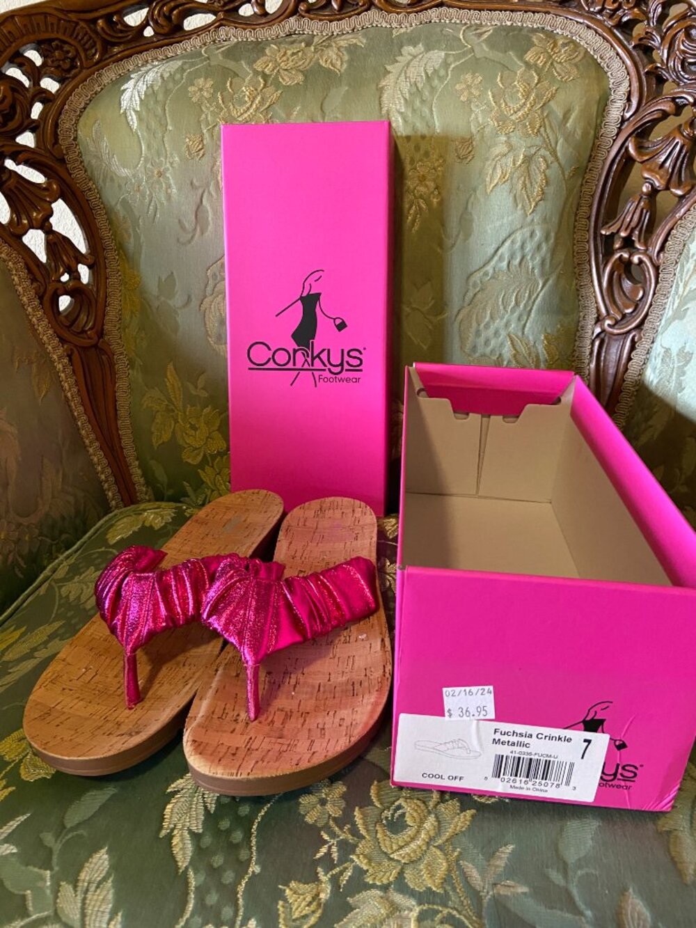 CORKY'S LADIES FUCHSIA CRINKLE METALLIC SANDAL Size 7